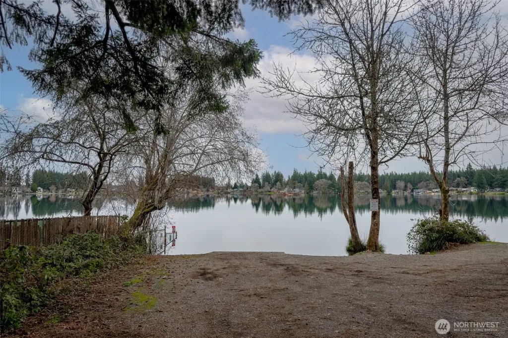 1911 E Island Lake Drive Shelton WA 98584