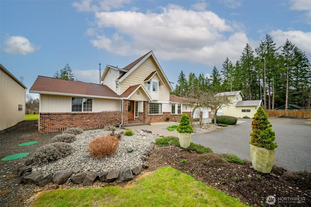 1911 E Island Lake Drive Shelton WA 98584