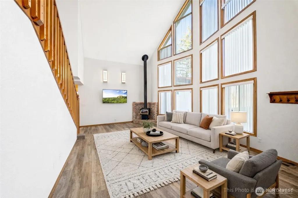 1911 E Island Lake Drive Shelton WA 98584