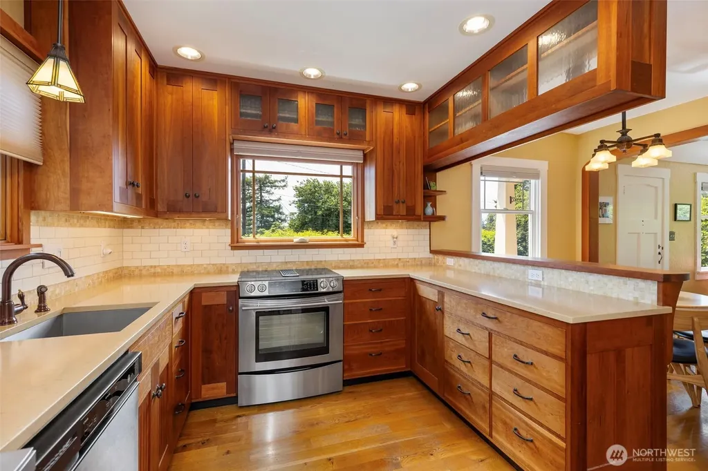 1018 Taft Street Port Townsend WA 98368