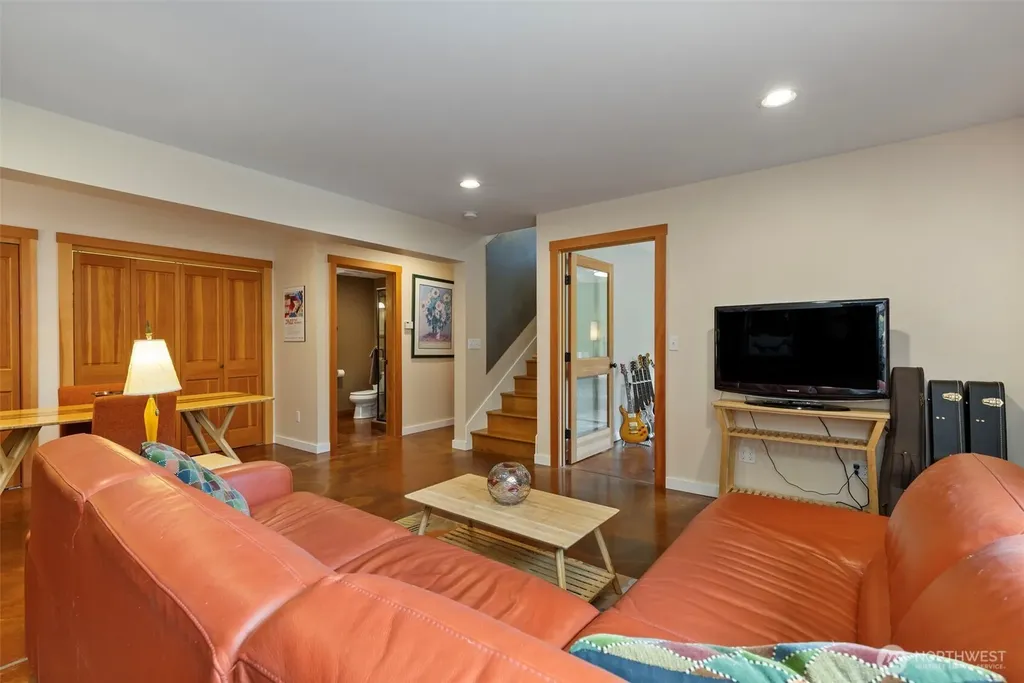 1018 Taft Street Port Townsend WA 98368