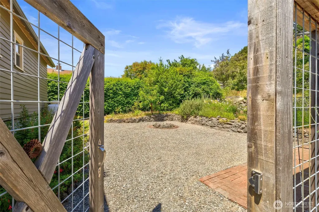 1018 Taft Street Port Townsend WA 98368