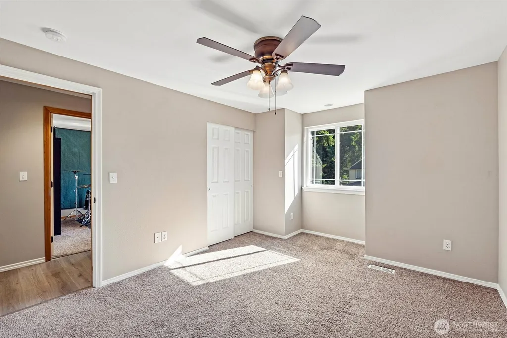 2302 13th Avenue Ct SW Puyallup WA 98371