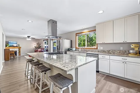 2302 13th Avenue Ct SW Puyallup WA 98371