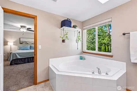 2302 13th Avenue Ct SW Puyallup WA 98371