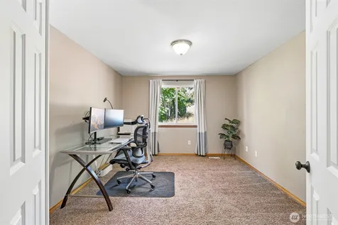 2302 13th Avenue Ct SW Puyallup WA 98371
