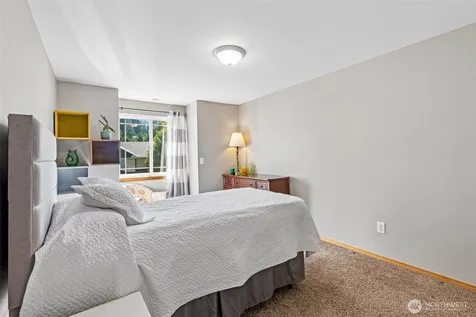 2302 13th Avenue Ct SW Puyallup WA 98371
