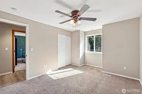 2302 13th Avenue Ct SW Puyallup WA 98371