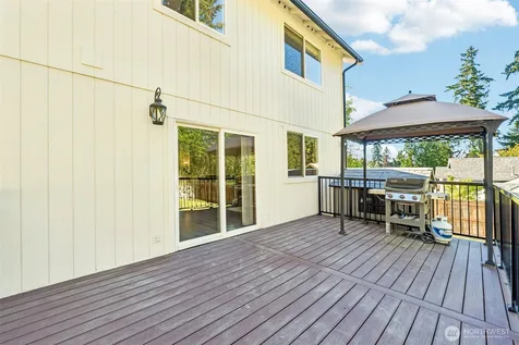 2302 13th Avenue Ct SW Puyallup WA 98371