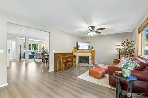 2302 13th Avenue Ct SW Puyallup WA 98371