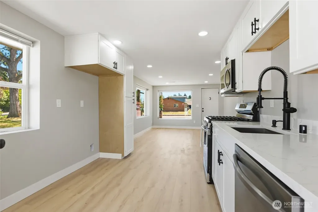 14402 Washington Avenue SW Lakewood WA 98498