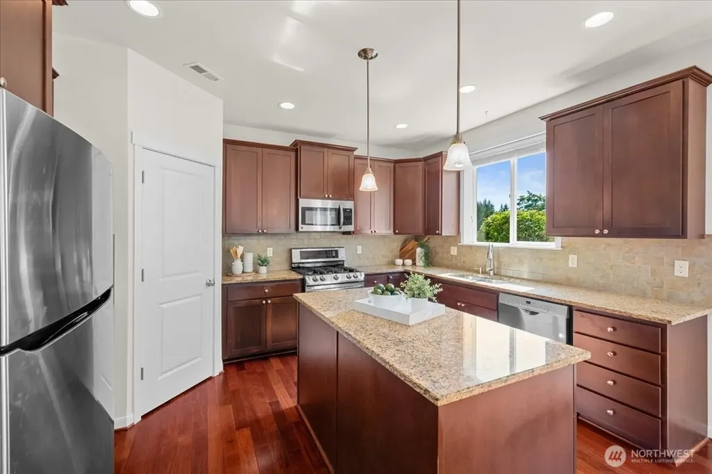 25415 155th Avenue SE Covington WA 98042