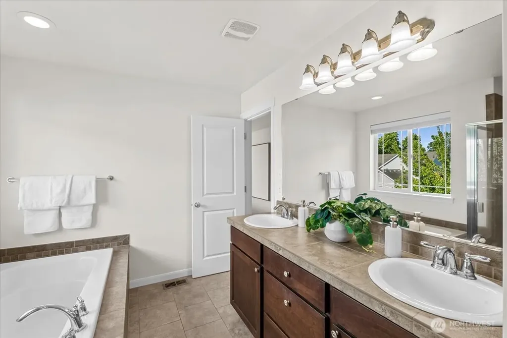 25415 155th Avenue SE Covington WA 98042