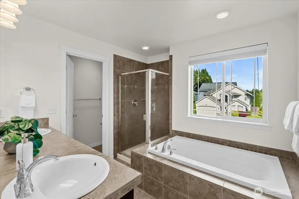 25415 155th Avenue SE Covington WA 98042