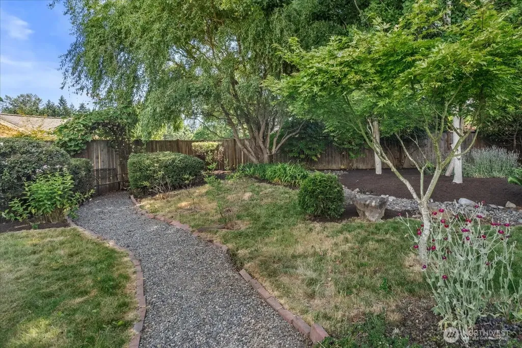 25415 155th Avenue SE Covington WA 98042