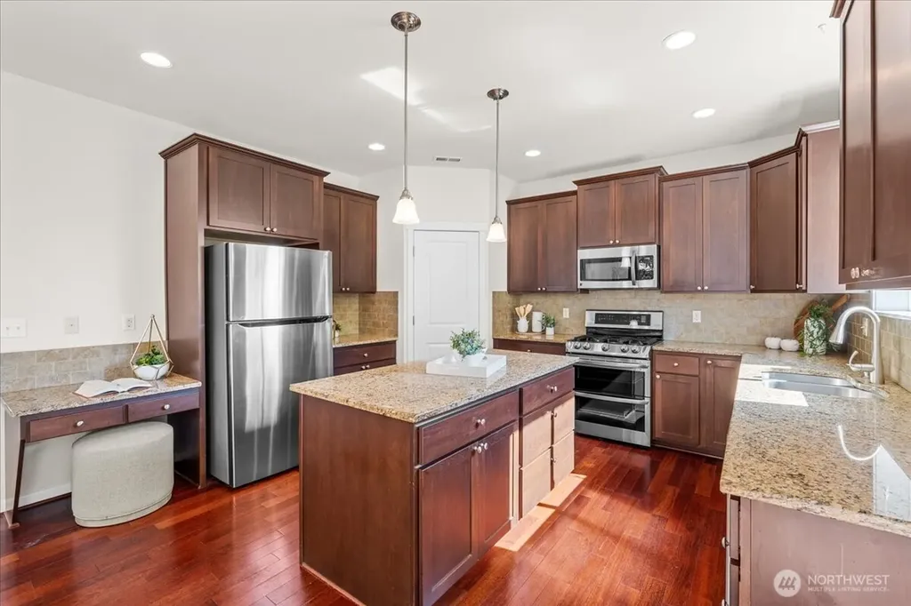 25415 155th Avenue SE Covington WA 98042