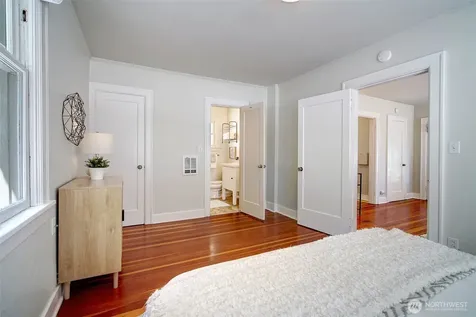 19 Dravus Street Seattle WA 98109