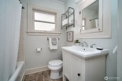 19 Dravus Street Seattle WA 98109