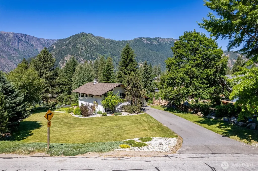 9724 Dye Road Leavenworth WA 98826