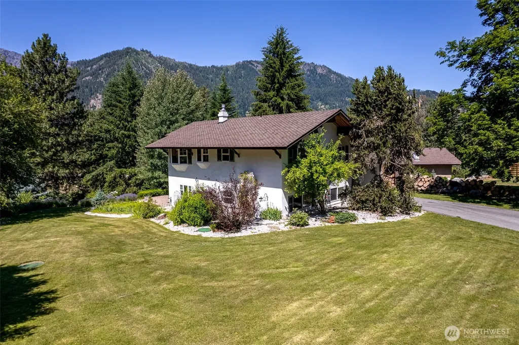 9724 Dye Road Leavenworth WA 98826