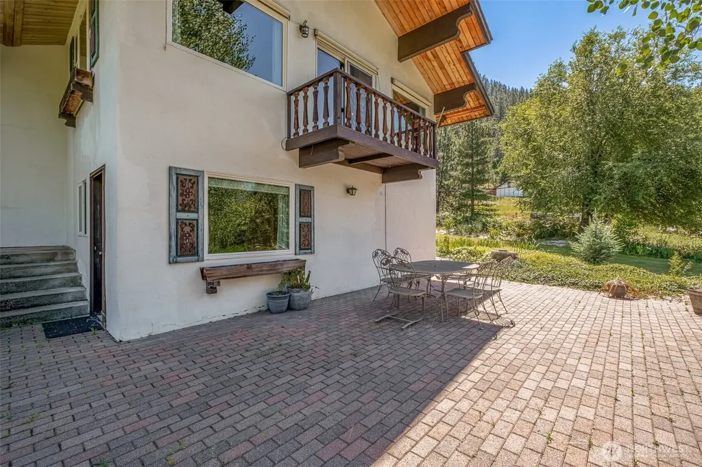9724 Dye Road Leavenworth WA 98826