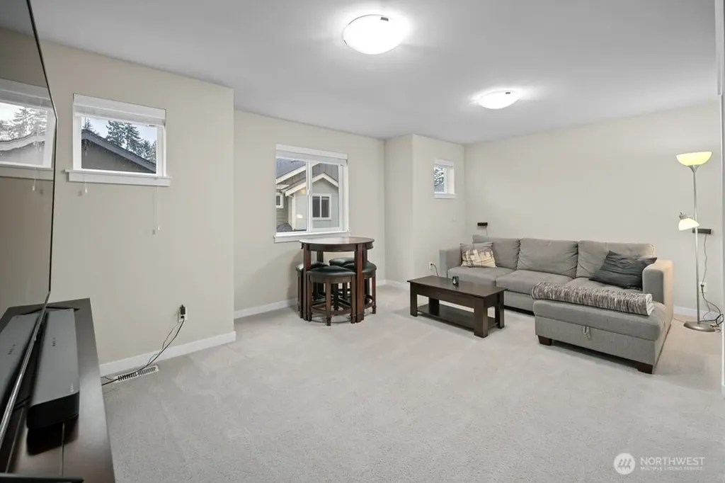 8609 244th Street SW Edmonds WA 98026