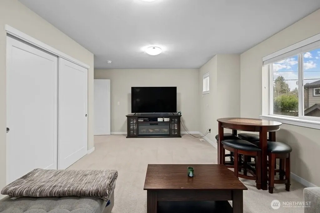 8609 244th Street SW Edmonds WA 98026