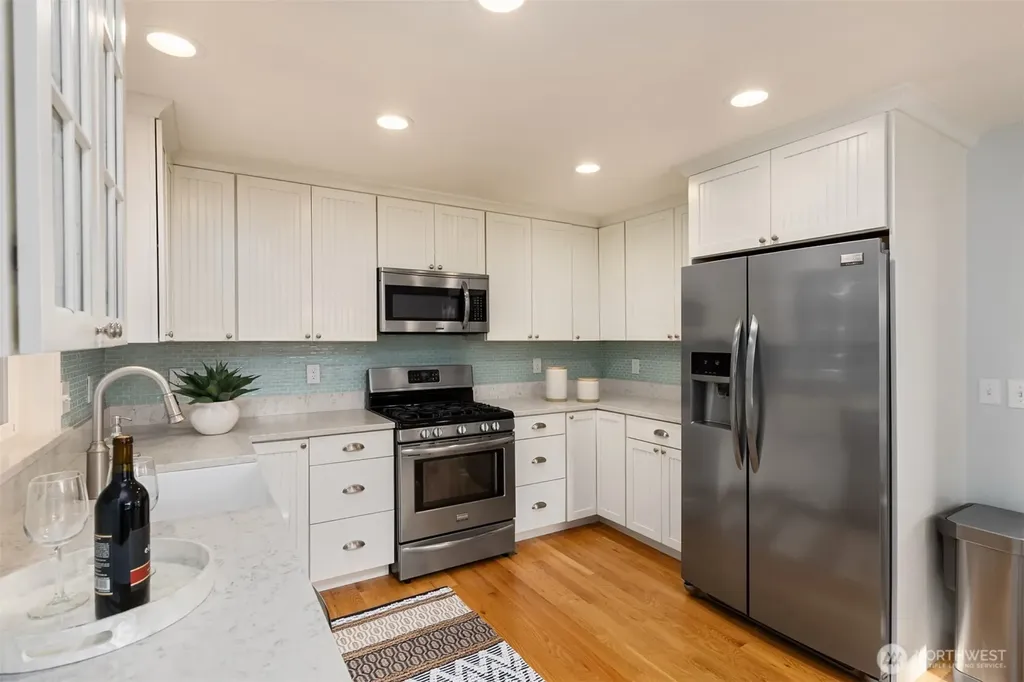 1020 NE Holm Court Poulsbo WA 98370