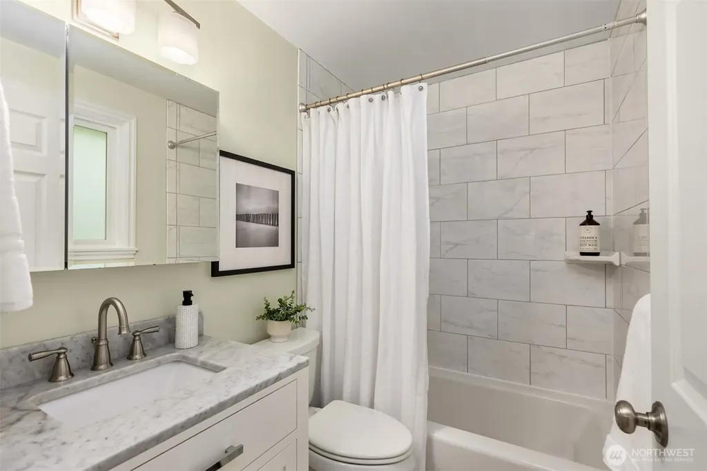 1020 NE Holm Court Poulsbo WA 98370