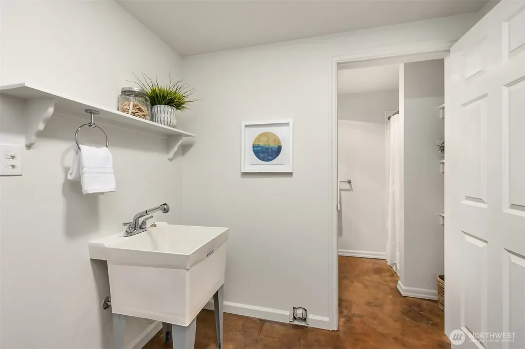 1020 NE Holm Court Poulsbo WA 98370