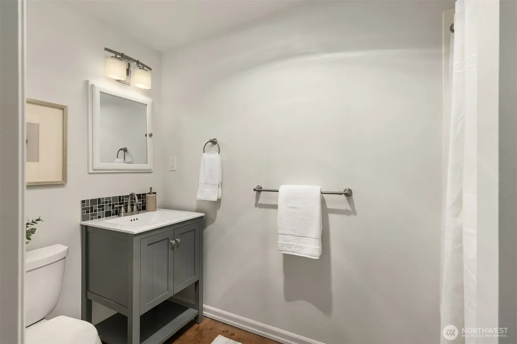 1020 NE Holm Court Poulsbo WA 98370