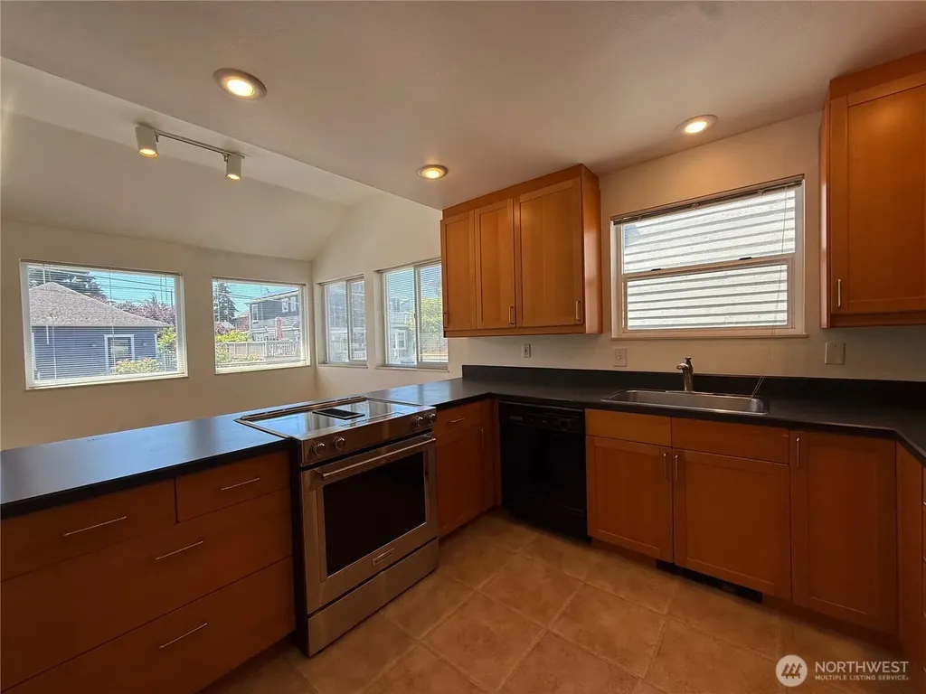 2327 N 65th Street Seattle WA 98103