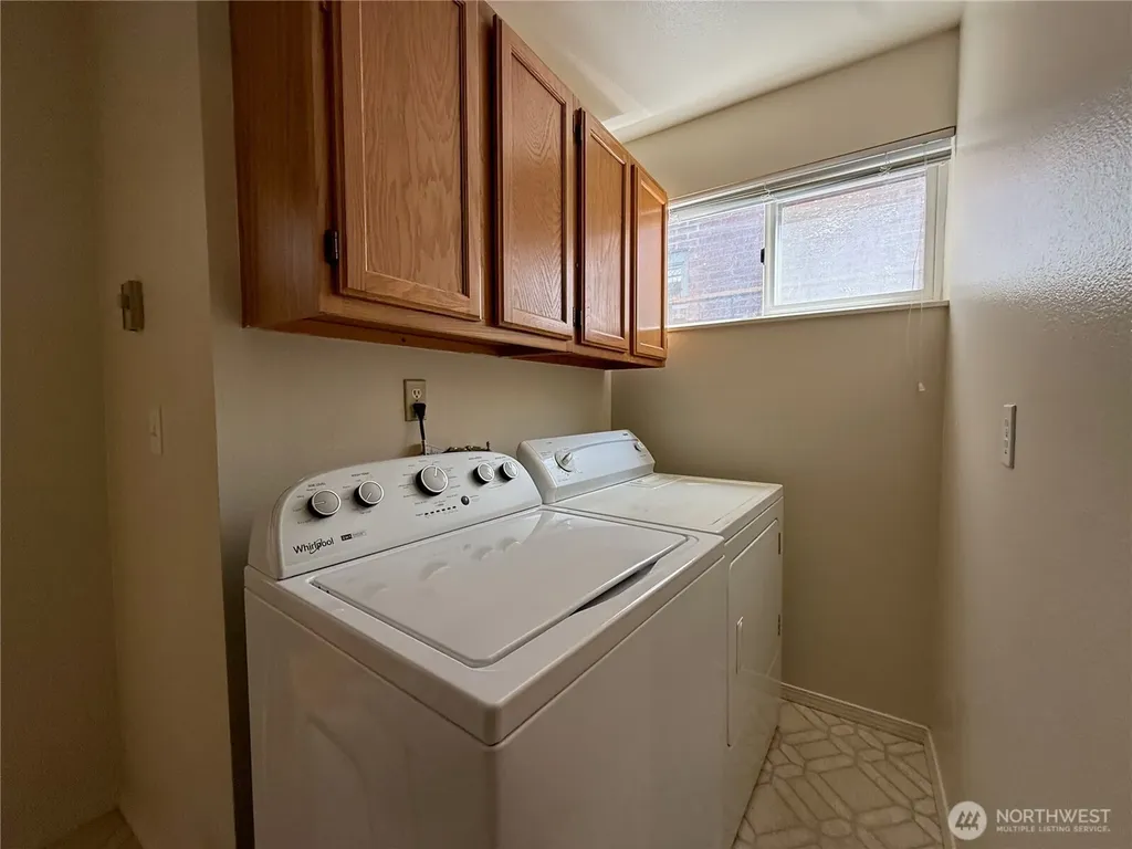 2327 N 65th Street Seattle WA 98103