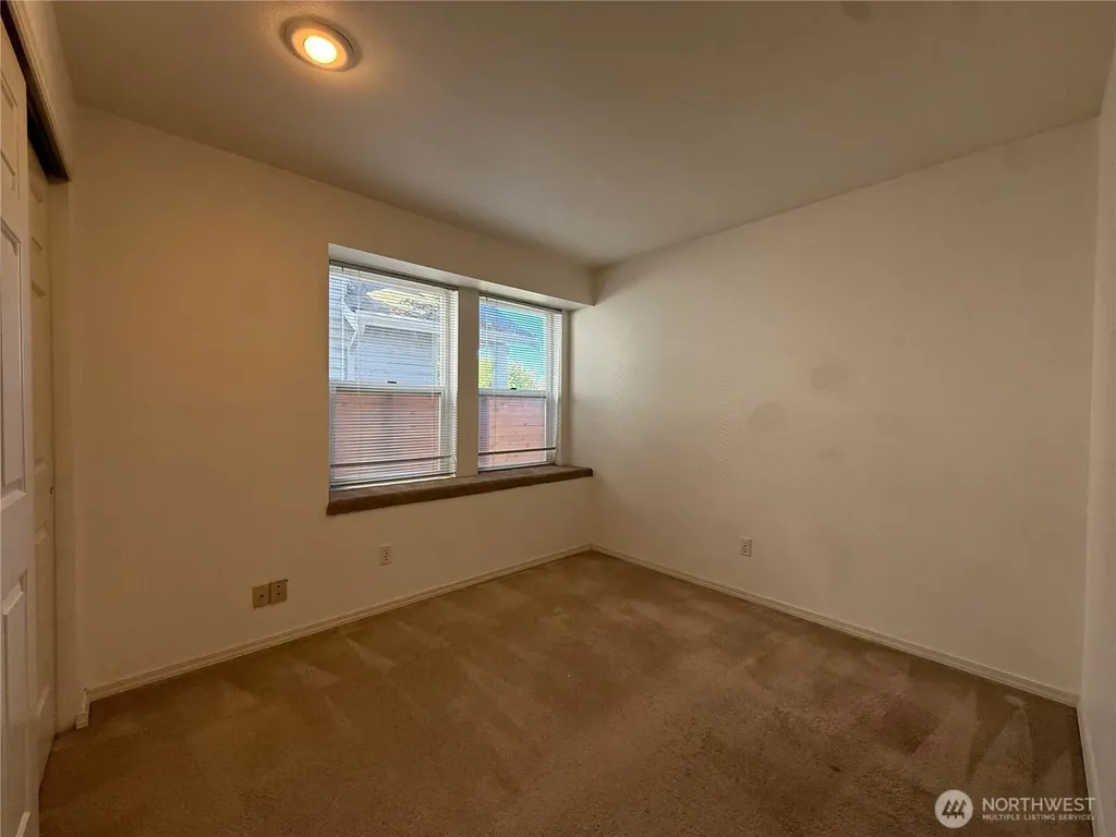 2327 N 65th Street Seattle WA 98103