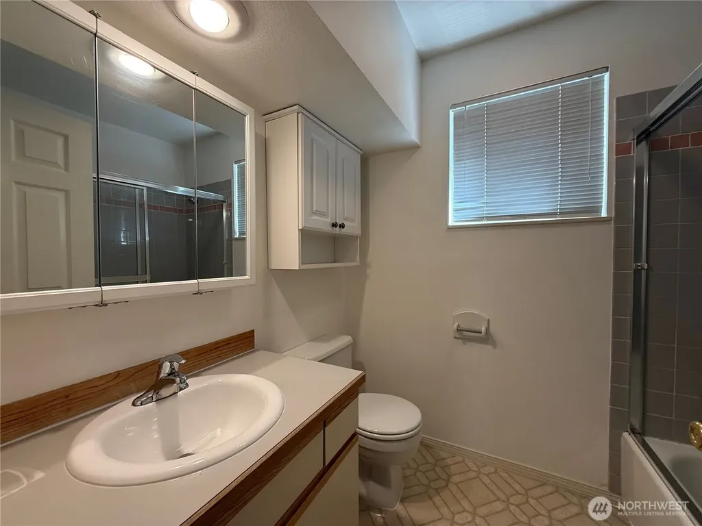 2327 N 65th Street Seattle WA 98103