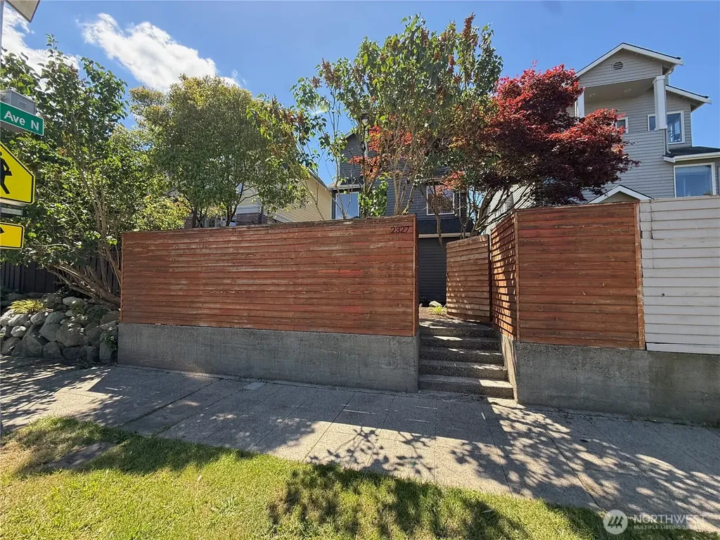 2327 N 65th Street Seattle WA 98103