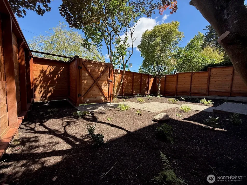 2327 N 65th Street Seattle WA 98103