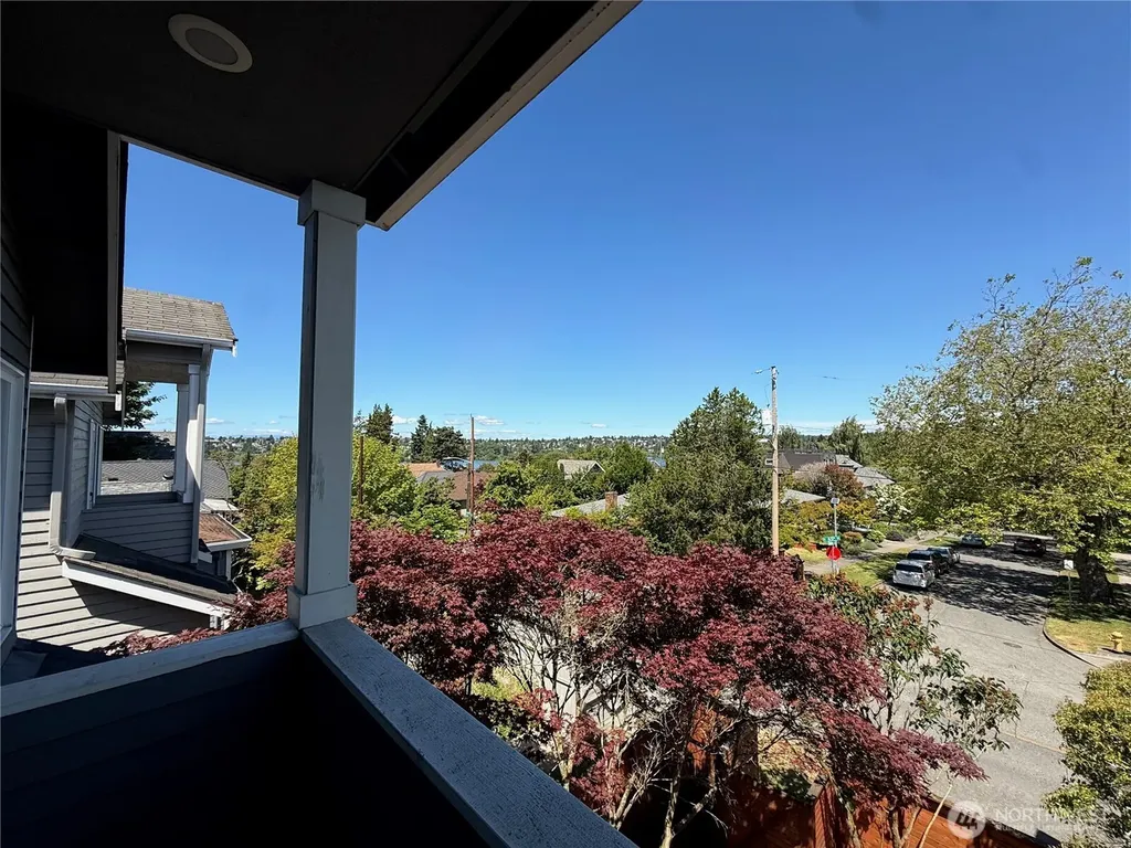 2327 N 65th Street Seattle WA 98103