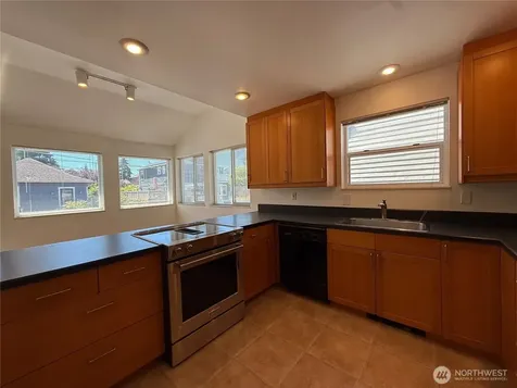 2327 N 65th Street Seattle WA 98103