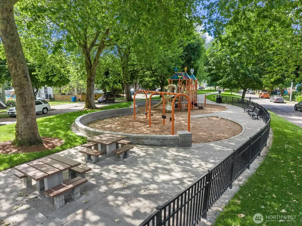 505 Burnett Avenue S Renton WA 98057