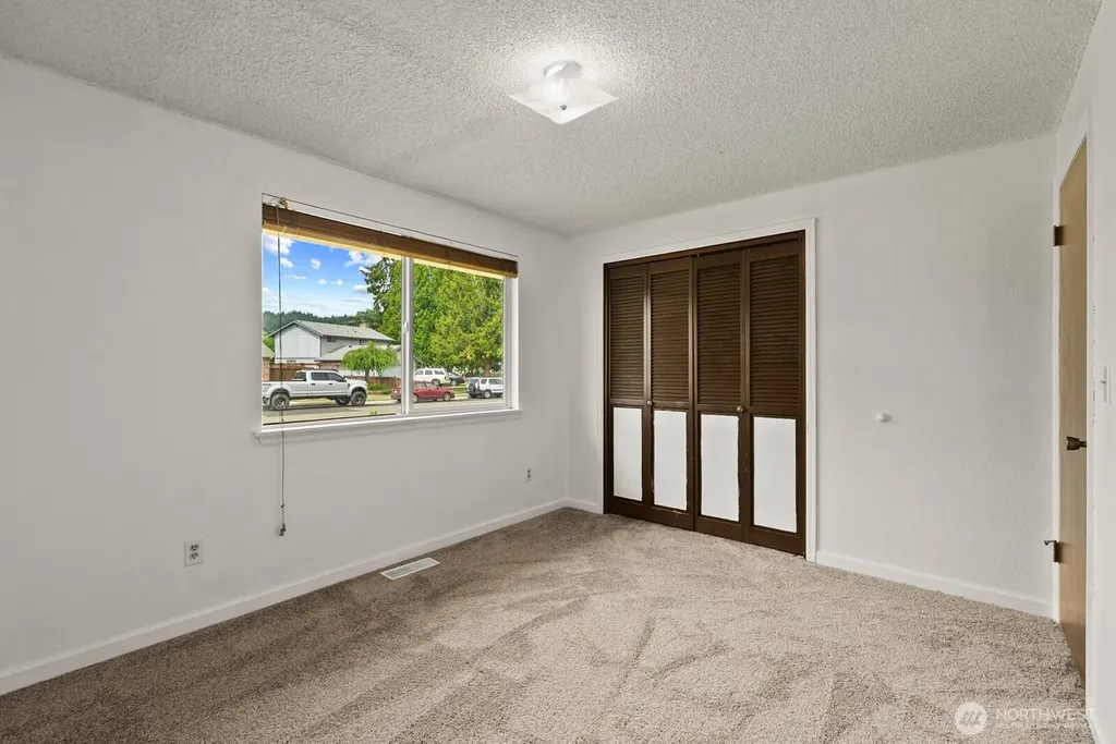 15612 63rd Street Ct E Sumner WA 98390