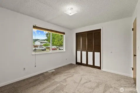 15612 63rd Street Ct E Sumner WA 98390