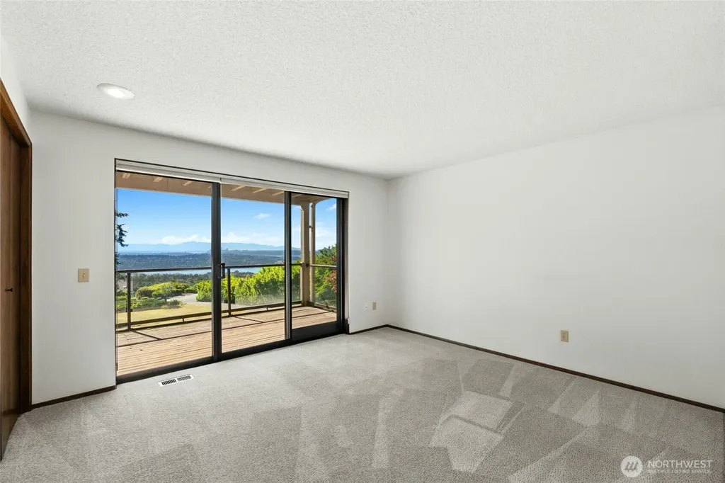 4736 Somerset Avenue SE Bellevue WA 98006