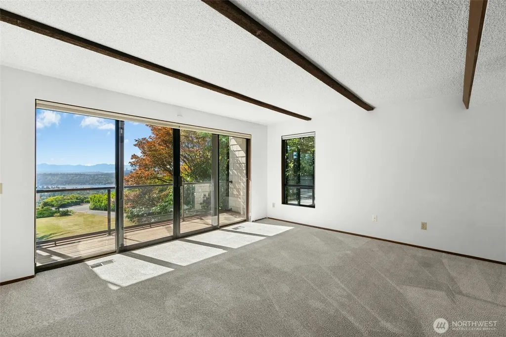 4736 Somerset Avenue SE Bellevue WA 98006