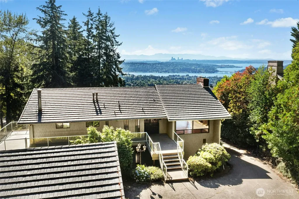 4736 Somerset Avenue SE Bellevue WA 98006