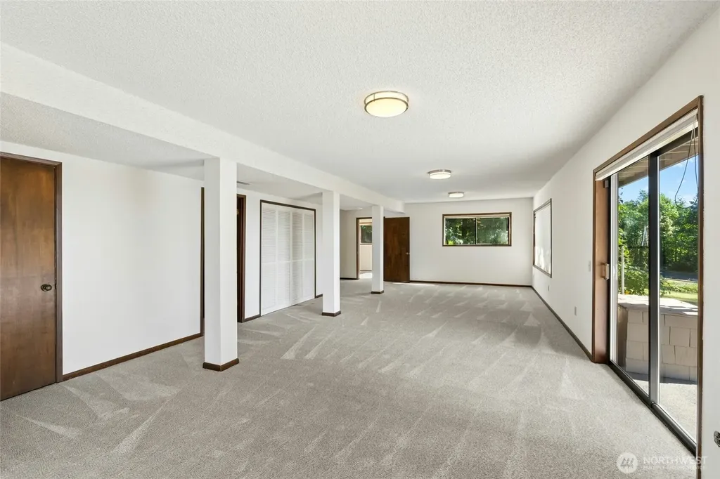 4736 Somerset Avenue SE Bellevue WA 98006