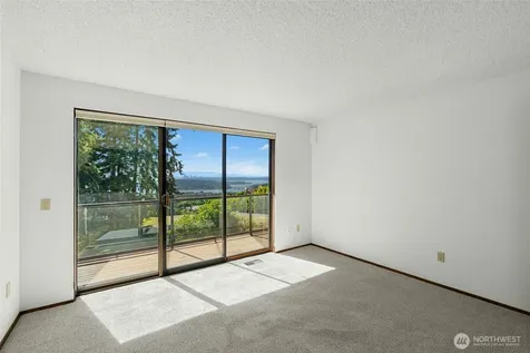 4736 Somerset Avenue SE Bellevue WA 98006