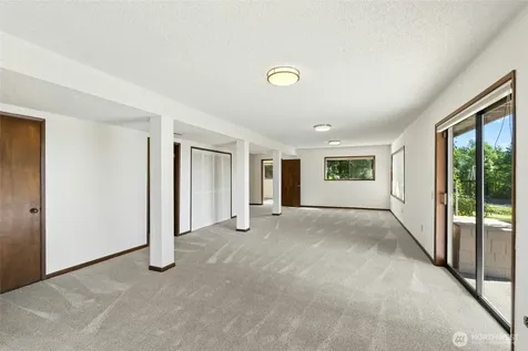 4736 Somerset Avenue SE Bellevue WA 98006