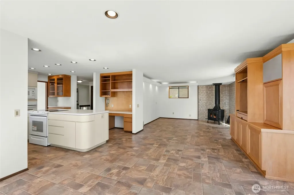 4736 Somerset Avenue SE Bellevue WA 98006