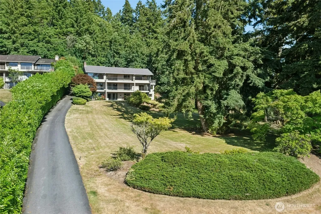 4736 Somerset Avenue SE Bellevue WA 98006